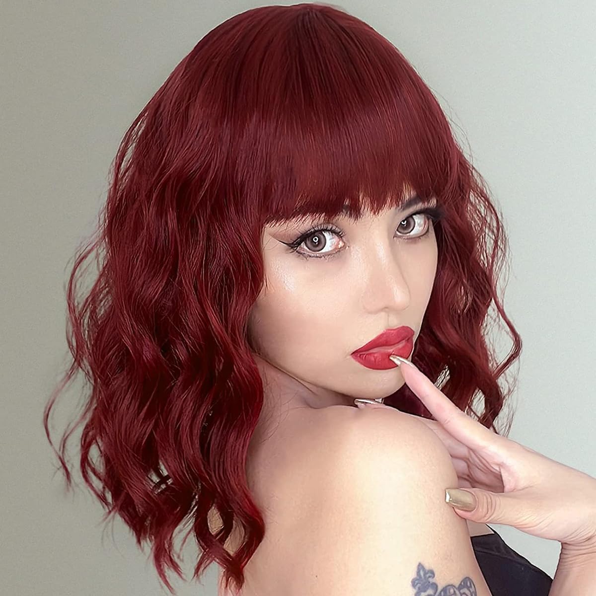 Short Wavy Black Wig with Bangs Bob Short Charming Curly Wavy Wig Women Synthetic Natural Looking Heat Resistant Fiber Hair for Women (14inch)