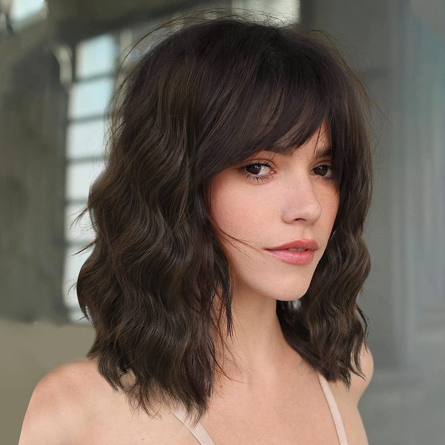 Short Wavy Wig with Bangs for Women Shoulder Length Bob Curly Women's Charming Synthetic Wigs with Natural Wavy Black To Brown Heat Resistant Hair for Daily Party Use