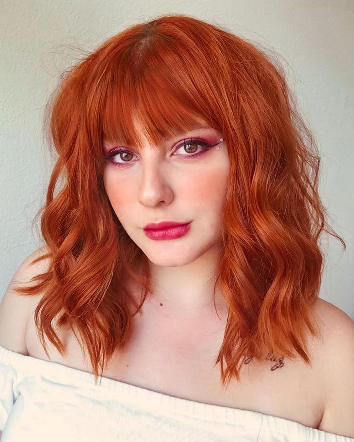 Short Wavy Wig with Bangs for Women Shoulder Length Bob Curly Women's Charming Synthetic Wigs with Natural Wavy Black To Brown Heat Resistant Hair for Daily Party Use