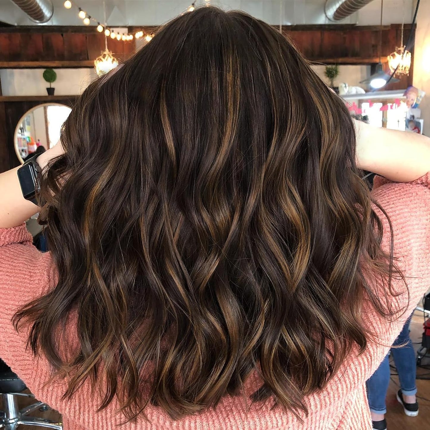 Short Wavy Wig with Bangs for Women Shoulder Length Bob Curly Women's Charming Synthetic Wigs with Natural Wavy Black To Brown Heat Resistant Hair for Daily Party Use