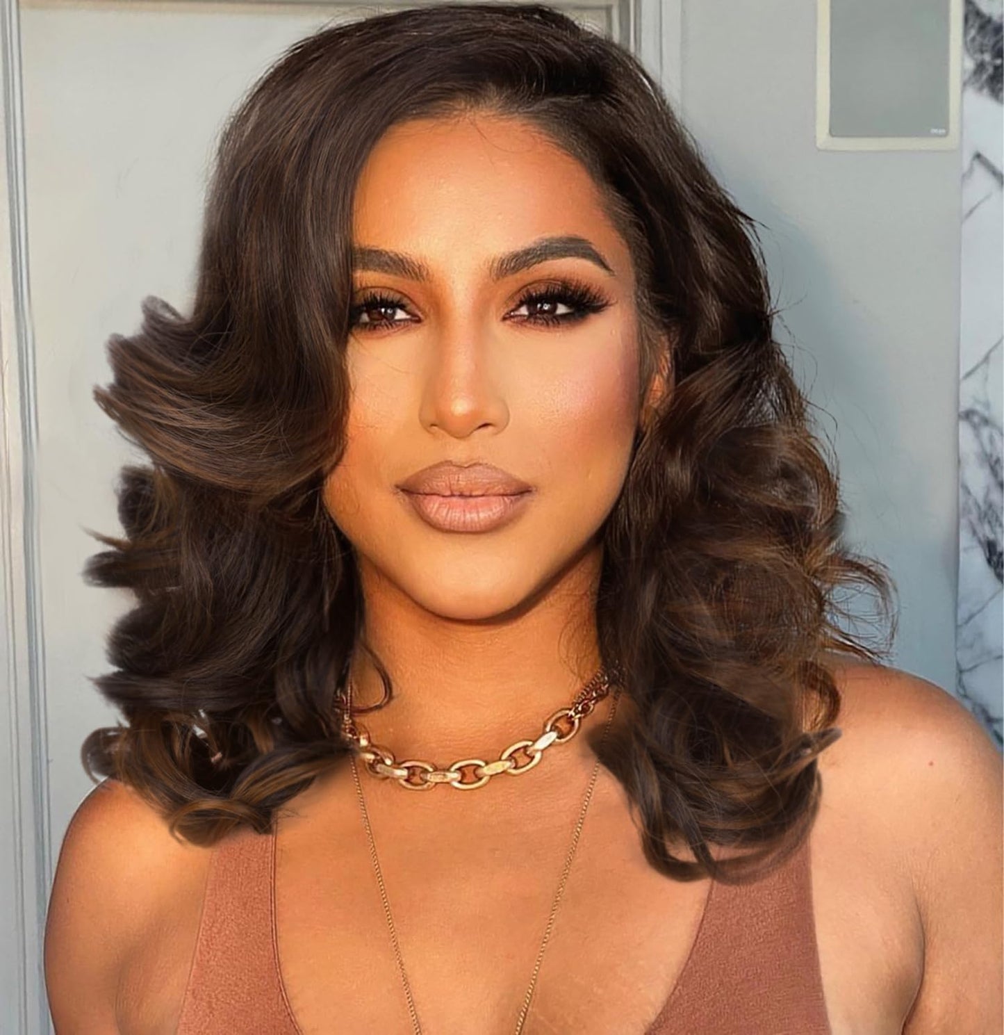 WIGER Short Wavy Wigs for Women Black Loose Wave Bob Hair Wig 14 Inch Side Part Big Curly Glueless Lace Part Hair Synthetic Curly Wig for Daily or Party